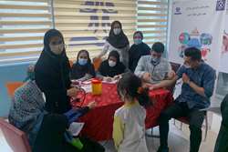 برپایی ایستگاه سنجش فشار خون و قند خون در بیمارستان مرکز طبی کودکان به مناسبت هفته سلامت